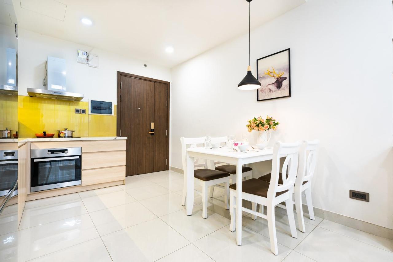 Căn hộ Saigon Royal 2 Bedroom In Center For Over 30 Nights TP. Hồ Chí Minh