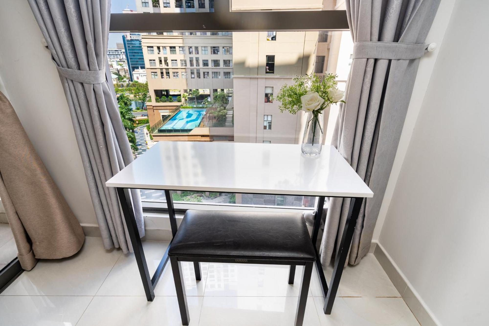 Căn hộ Saigon Royal 2 Bedroom In Center For Over 30 Nights *
