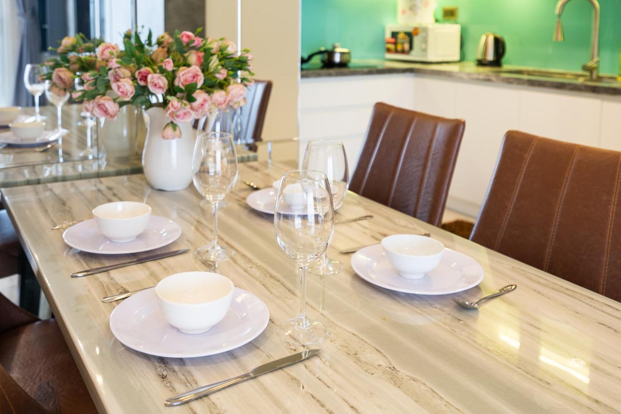 Căn hộ Saigon Royal 2 Bedroom In Center For Over 30 Nights *